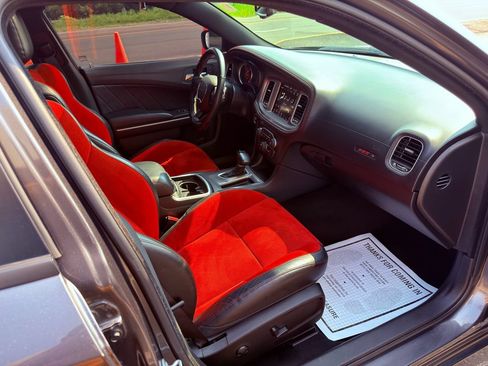 Used 2023 Dodge Charger Scat Pack w/ Dynamics Package RWD image 33