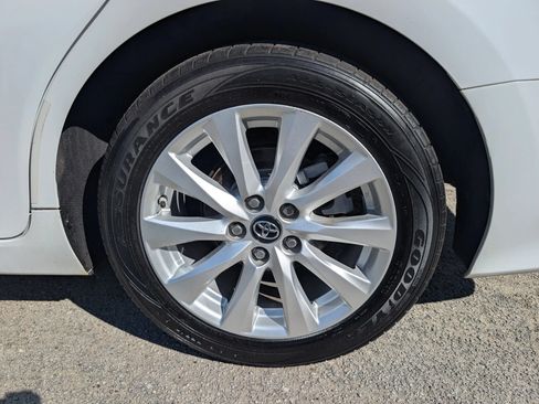 Used 2018 Toyota Camry LE FWD image 9