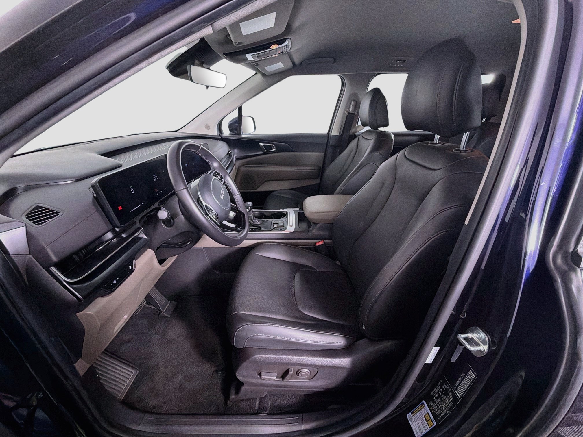 Used 2026 Kia Carnival FWD image 13