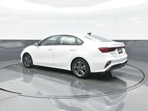 Used 2022 Kia Forte LXS FWD image 5