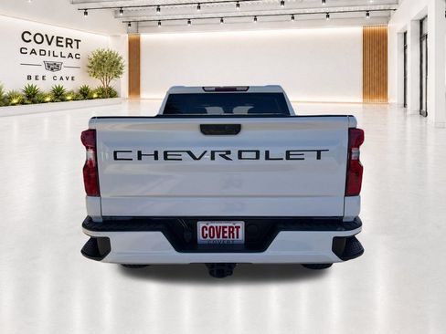 Used 2022 Chevrolet Silverado 1500 Custom w/ LPO, Dark Essentials Package RWD image 9