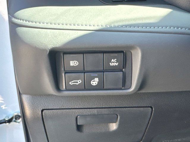 Used 2026 Toyota Highlander Limited AWD/4WD image 26