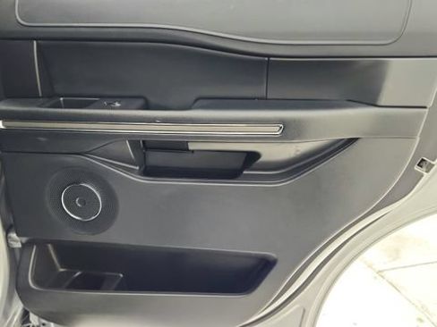 Used 2024 Ford Expedition XLT RWD image 26