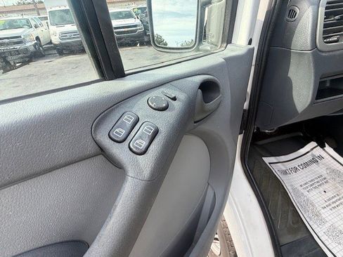 Used 2003 Dodge Sprinter 2500 image 12