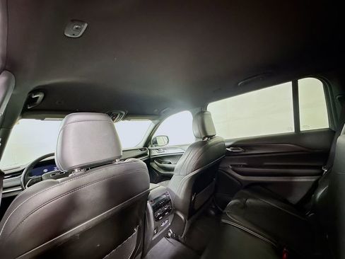 Used 2024 Jeep Grand Cherokee L Laredo image 13