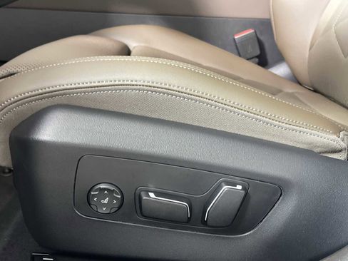 New 2026 BMW 530i xDrive w/ Premium Package image 12