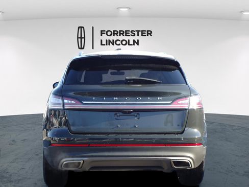 Used 2022 Lincoln Nautilus AWD w/ Premium Package image 4