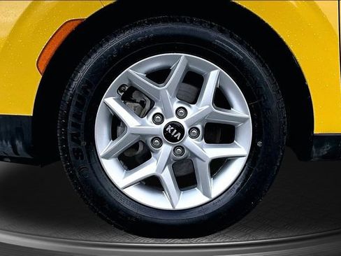 Used 2020 Kia Soul S FWD image 29