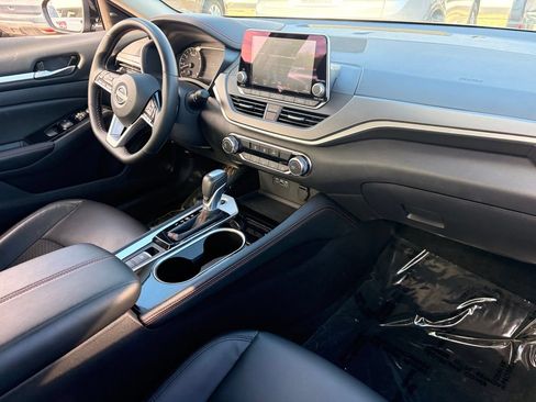Certified 2025 Nissan Altima 2.5 SR AWD/4WD image 13
