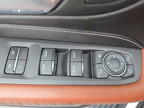 Used 2023 GMC Yukon XL Denali Ultimate AWD/4WD image 29