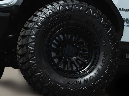 Used 2024 Jeep Wrangler Unlimited Sahara AWD/4WD image 3