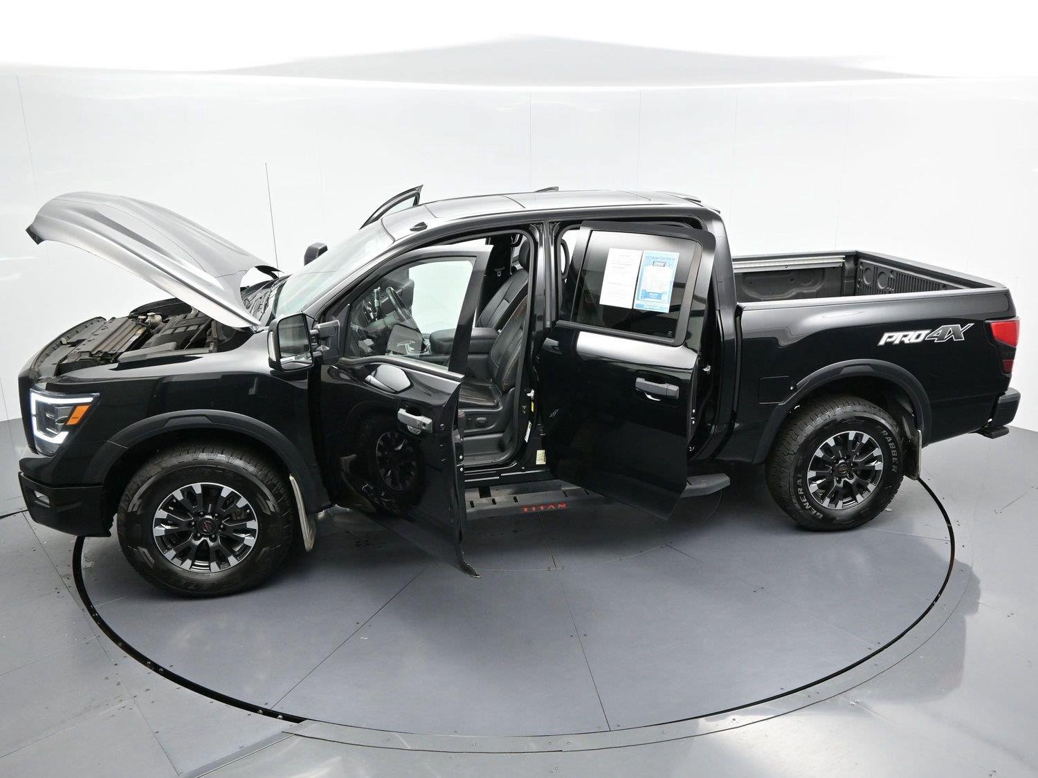 Used 2021 Nissan Titan PRO-4X w/ Pro-4x Convenience Package AWD/4WD image 45