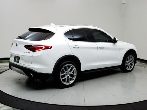 Used 2019 Alfa Romeo Stelvio AWD image 5