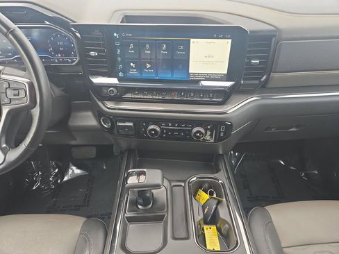 Used 2023 Chevrolet Silverado 1500 ZR2 image 12