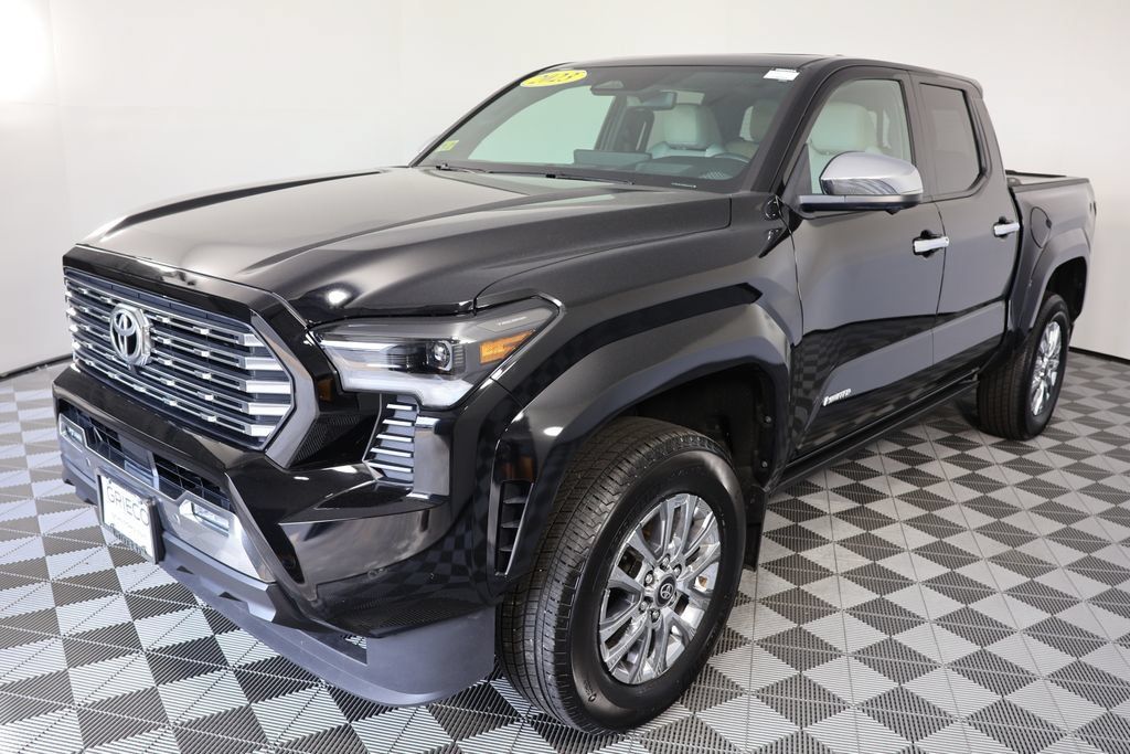 Used 2024 Toyota Tacoma Limited w/ Limited Package (LT) AWD/4WD image 4
