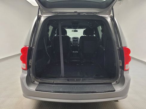 Used 2016 Dodge Grand Caravan SE FWD image 29