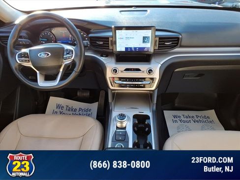 Certified 2022 Ford Explorer XLT image 12