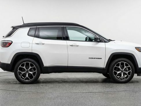 Used 2025 Jeep Compass Limited AWD/4WD image 11