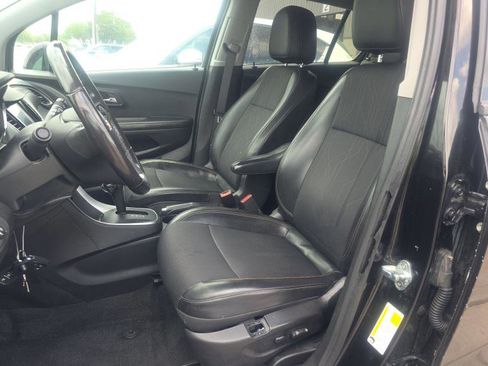 Used 2022 Chevrolet Trax LT w/ Driver Confidence Package AWD/4WD image 6