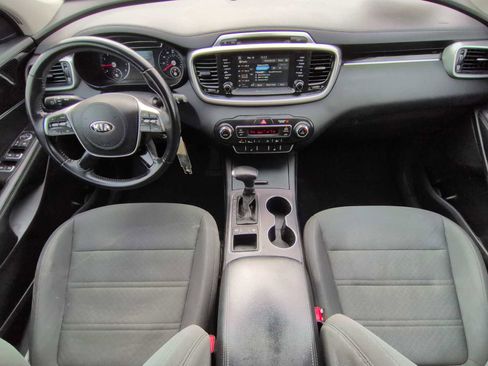 Used 2019 Kia Sorento LX w/ LX Convenience Package FWD image 15