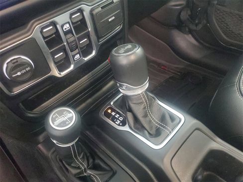 Used 2021 Jeep Wrangler Unlimited Sahara w/ Safety Group image 19