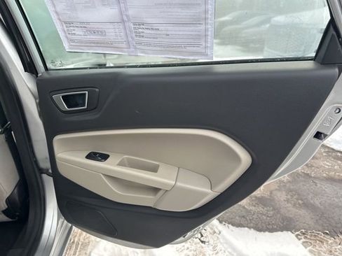 Used 2016 Ford Fiesta SE image 22