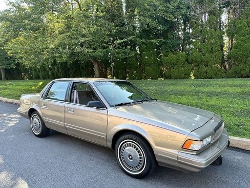 Used 1996 Buick Century Sedan FWD image 31