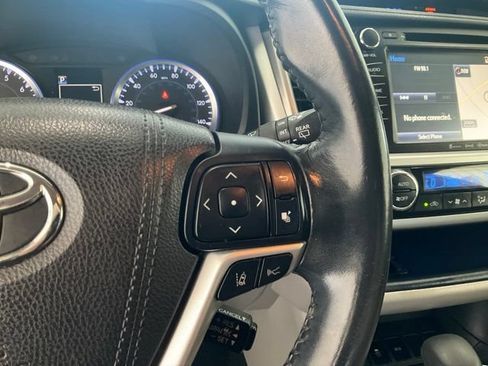 Used 2017 Toyota Highlander Limited FWD image 11