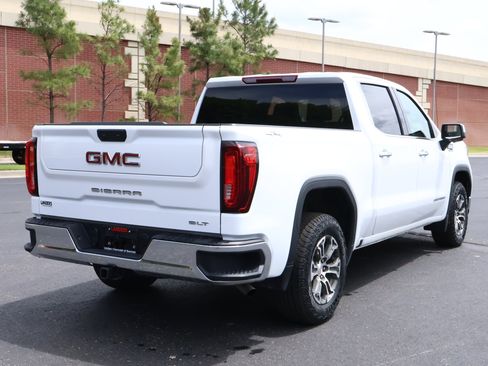 Used 2025 GMC Sierra 1500 SLT AWD/4WD image 31
