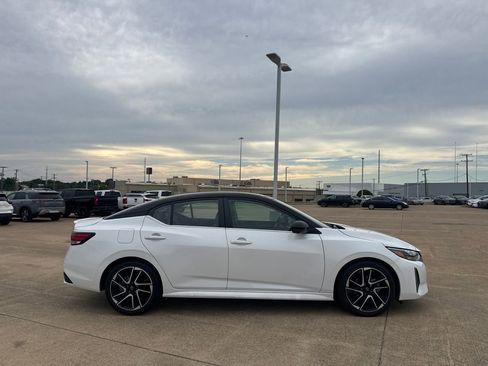 Certified 2024 Nissan Sentra SR w/ SR Premium Package FWD image 25