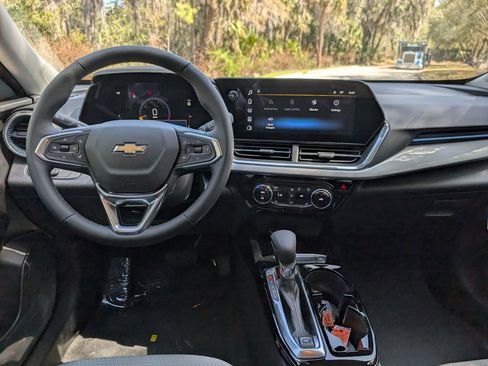New 2026 Chevrolet Trax LT image 12
