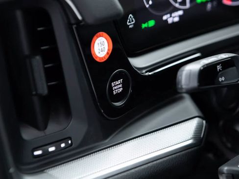 Certified 2026 Porsche Cayenne E-Hybrid Coupe AWD/4WD image 26