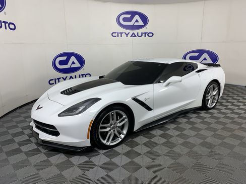 Used 2018 Chevrolet Corvette Stingray Coupe w/ 1LT RWD image 7