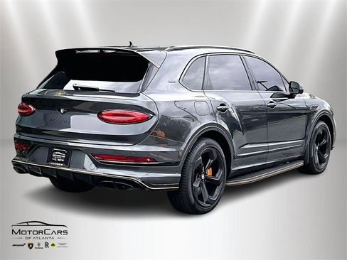 Used 2025 Bentley Bentayga image 12