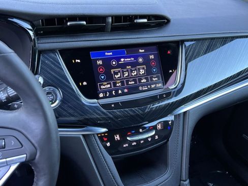 Used 2024 Cadillac XT6 Premium Luxury image 19