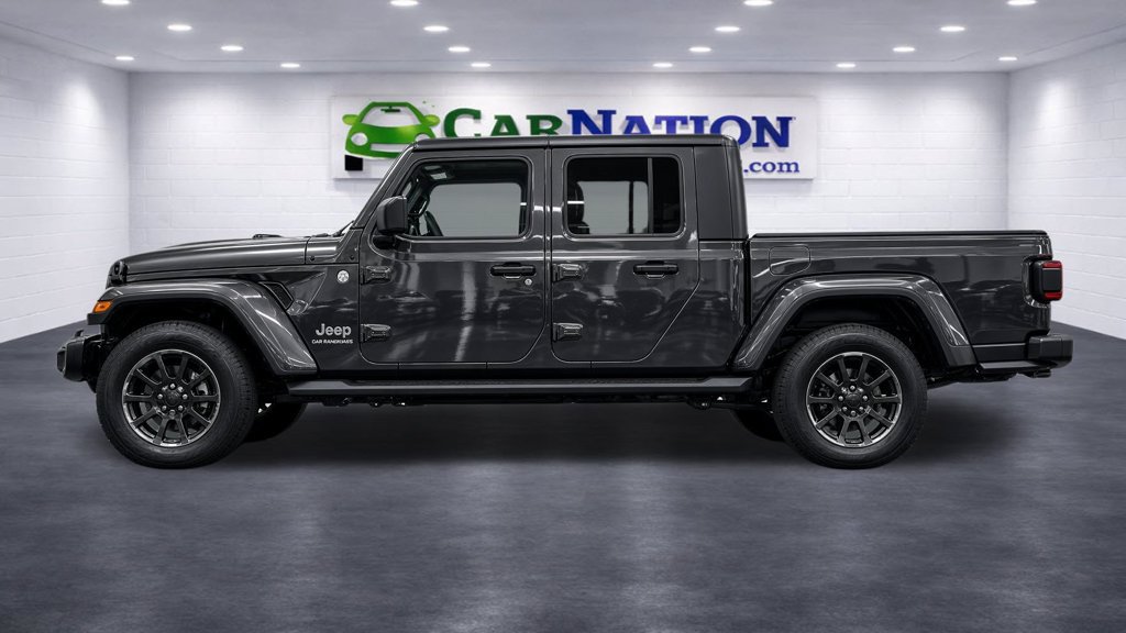 Used 2020 Jeep Gladiator Overland AWD/4WD image 2