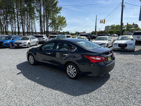 Used 2017 Nissan Altima 2.5 S w/ Power Driver Seat Package image 3