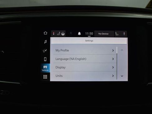 Used 2023 Chrysler Voyager LX image 25