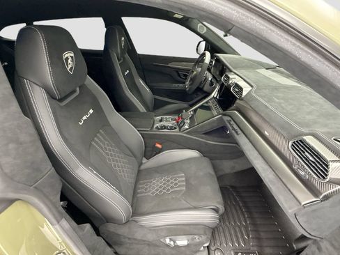 Used 2024 Lamborghini Urus Performante AWD/4WD image 19