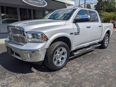 Used 2017 RAM 1500 Laramie AWD/4WD image 1