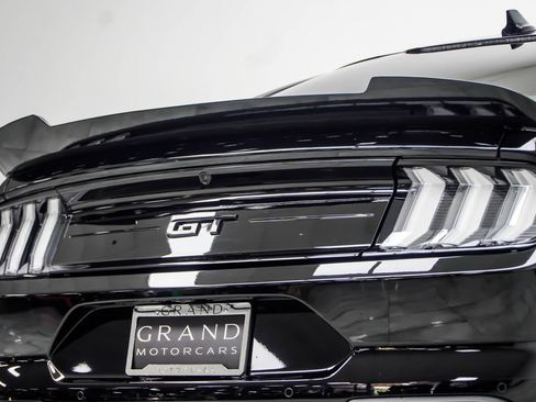 Used 2021 Ford Mustang GT w/ Black Accent Package RWD image 15