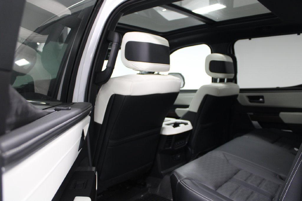 Used 2024 Toyota Tundra Capstone AWD/4WD image 17