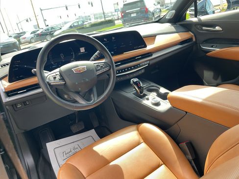 Used 2024 Cadillac XT4 Premium Luxury w/ Active Safety Package image 28