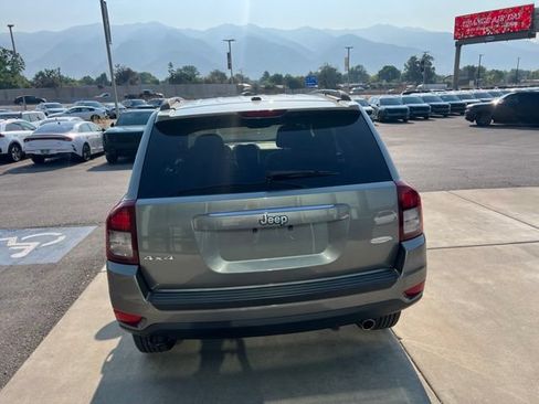 Used 2014 Jeep Compass Latitude AWD/4WD image 4