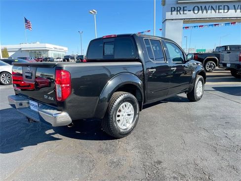 Used 2016 Nissan Frontier SV image 5