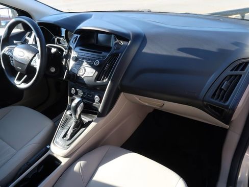 Used 2015 Ford Focus SE image 10