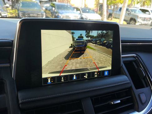 Used 2023 GMC Yukon AT4 w/ Technology Package image 28