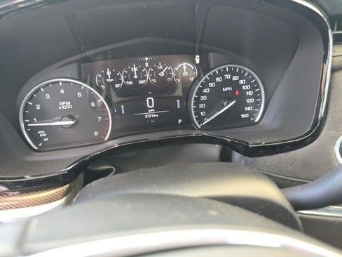 Used 2018 Cadillac XT5 Platinum w/ Driver Assist Package AWD/4WD image 9