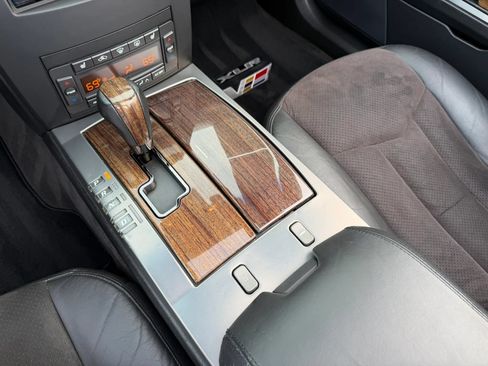 Used 2007 Cadillac XLR V RWD image 37