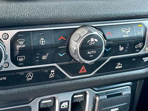 Used 2024 Jeep Wrangler Unlimited Sport AWD/4WD image 19